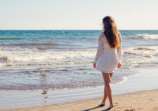 Jakie części garderoby warto zabrać ze sobą na plażę?